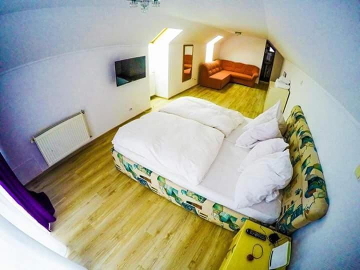Casa Germana Hotel Lupeni  Екстериор снимка