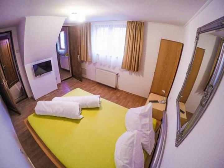 Casa Germana Hotel Lupeni  Екстериор снимка