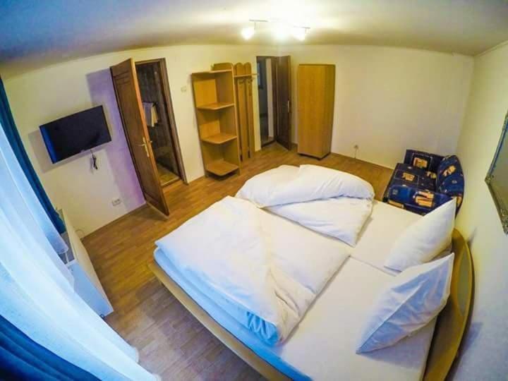 Casa Germana Hotel Lupeni  Екстериор снимка