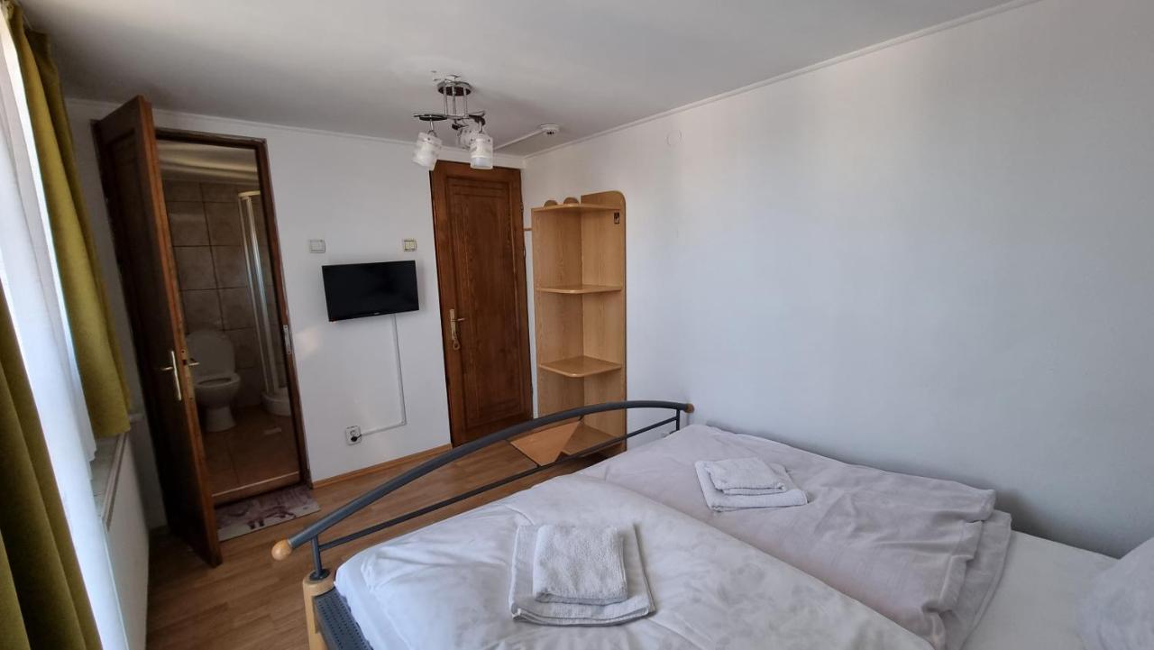 Casa Germana Hotel Lupeni  Екстериор снимка