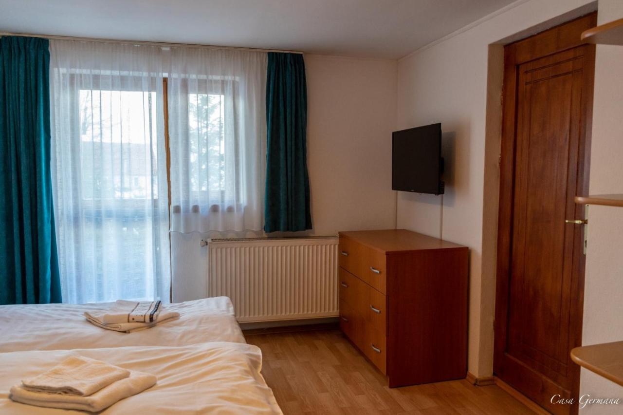Casa Germana Hotel Lupeni  Екстериор снимка